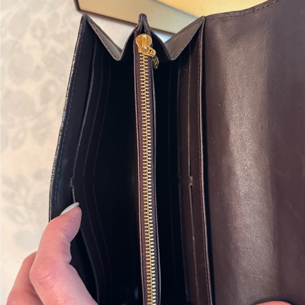 LV Patent Leather Vernis Amarante Sarah Long Wallet with Box and Dust Bag - Picture 11 of 13
